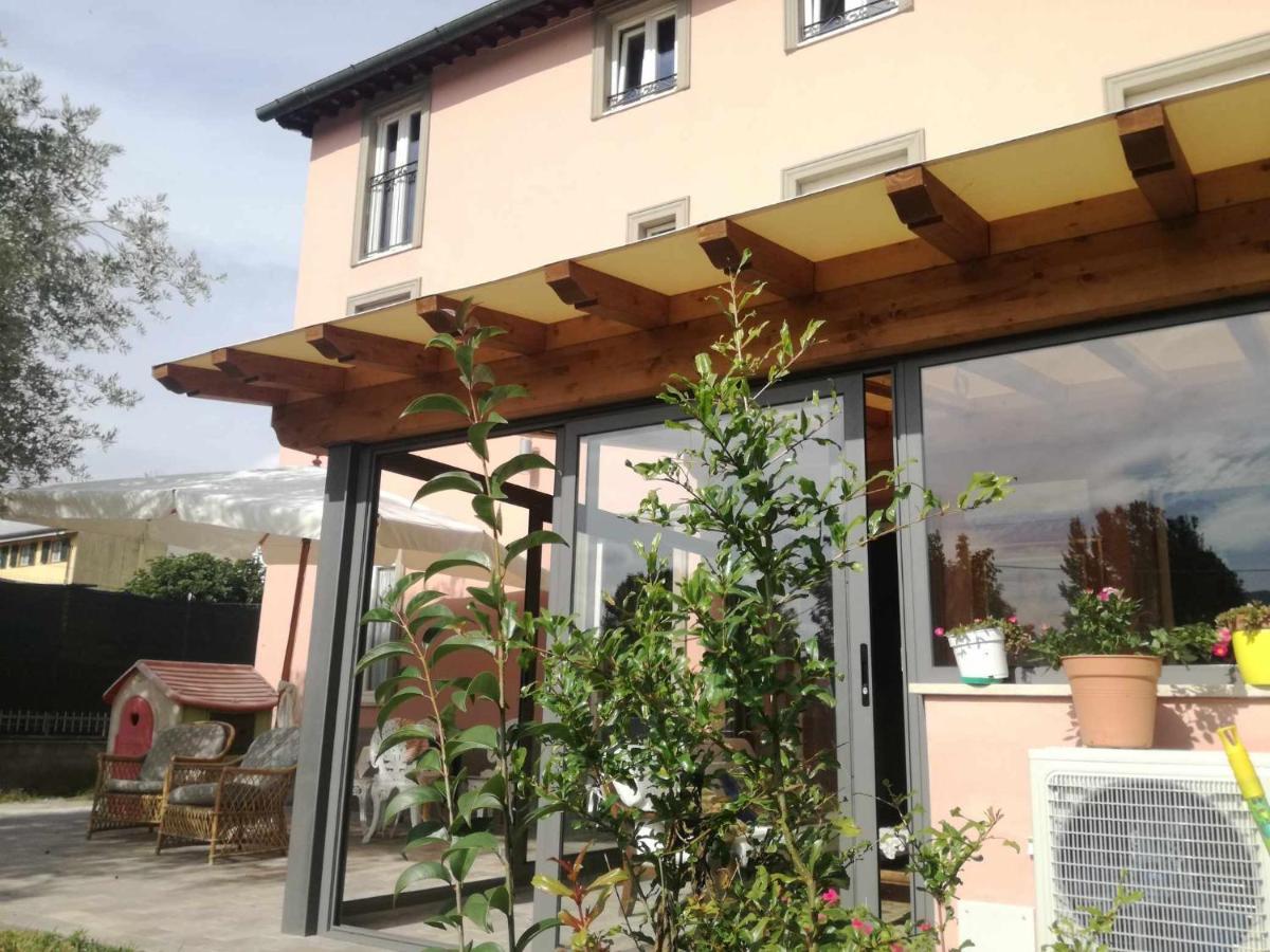 B&B La Rosa Nel Verde Lucca Exterior foto